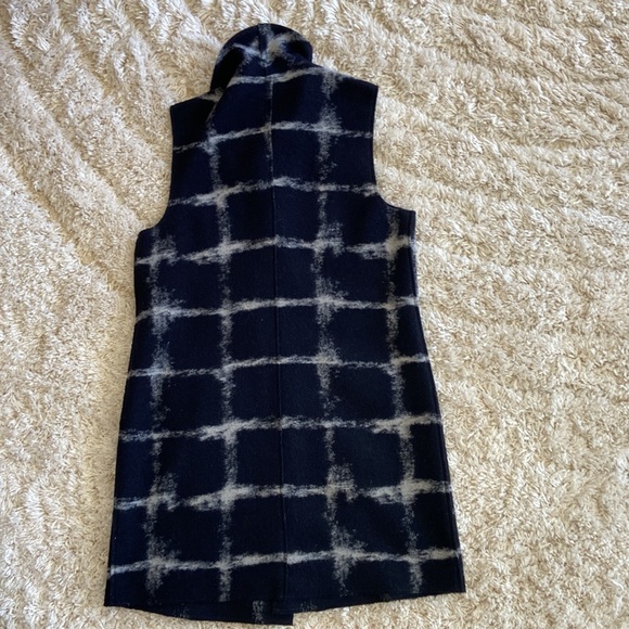 Tribal vest , size M/L, black with white/silver plaid. Very unique . - Picture 5 of 6